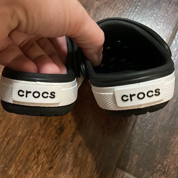 Black crocs - Picture 2 of 5